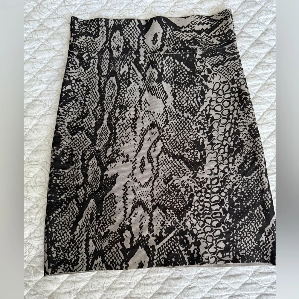 BCBGMAXAZRIA Animal Print Mini Skirt